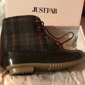 JustFab Ellington Duck Boot Size 7